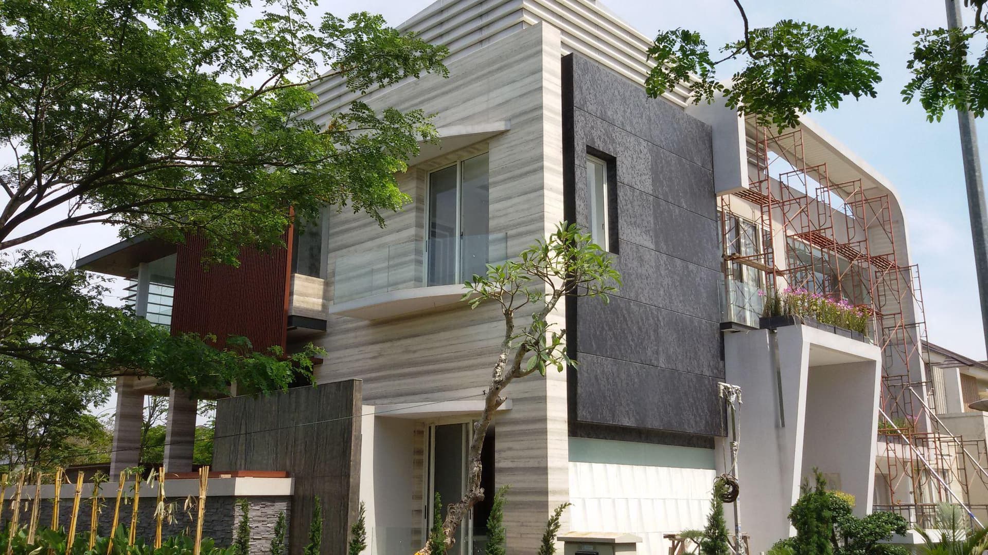 Rumah mewah modern — hasil karya kontraktor elite